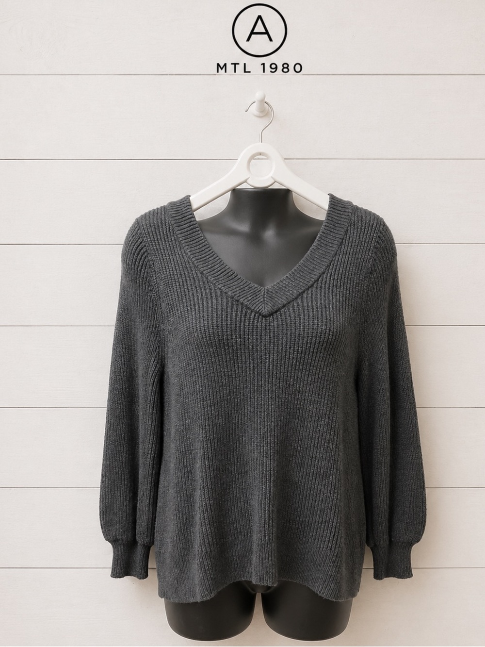 A MTL 1980 Charcoal Ribbed V-Neck Sweater – 1X